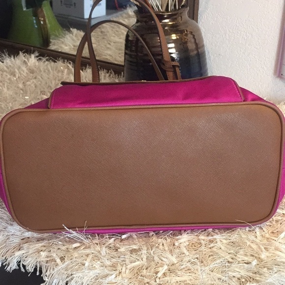 Michael Kors Jet Set Nylon Large Pocket Tote - Picture 9 of 16